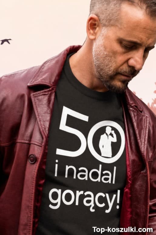 Śmieszna koszulka nadal gorący z własnym rokiem