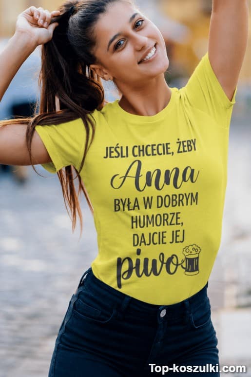 Śmieszna koszulka dajcie jej piwo z dowolnym imieniem