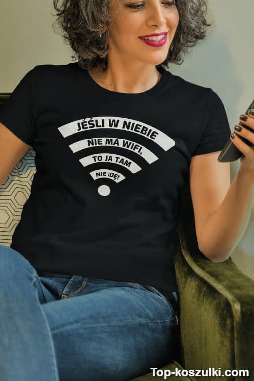 Śmieszna koszulka wifi w niebie