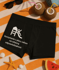 Śmieszne męskie bokserki korzystanie z placu zabaw
